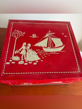 Carr & Co. Biscuit Tin  Carlisle England